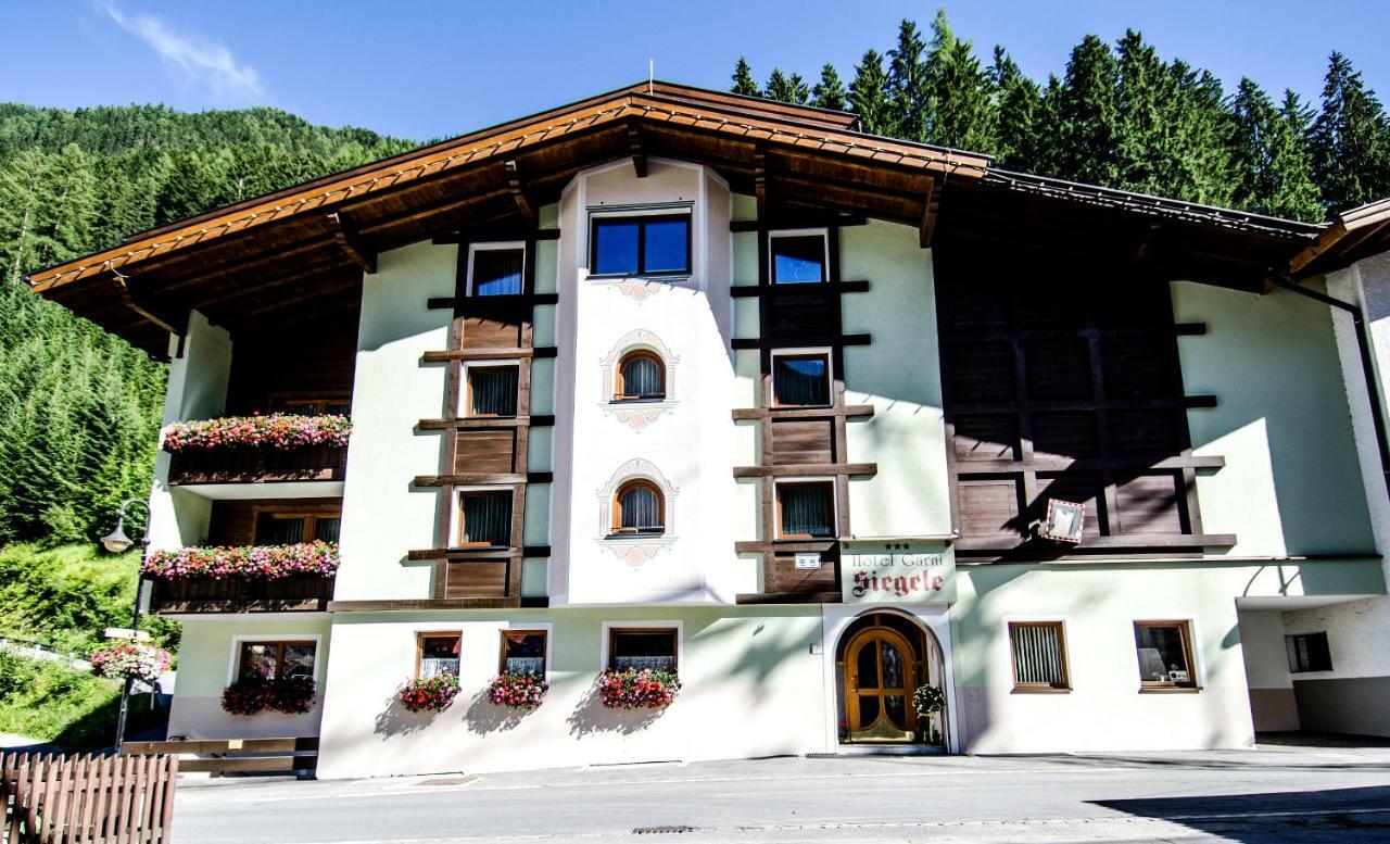 Hotel Garni Siegele - Inklusive Silvretta-Card Premium Ишгъл Екстериор снимка