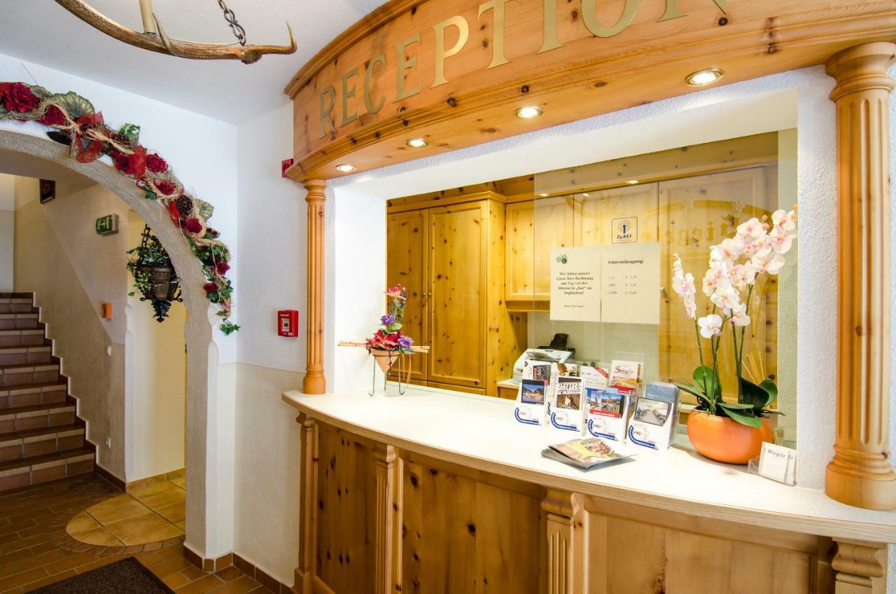 Hotel Garni Siegele - Inklusive Silvretta-Card Premium Ишгъл Екстериор снимка