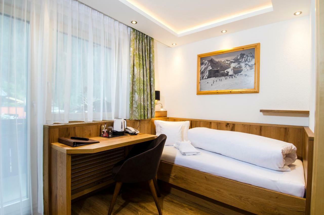 Hotel Garni Siegele - Inklusive Silvretta-Card Premium Ишгъл Екстериор снимка
