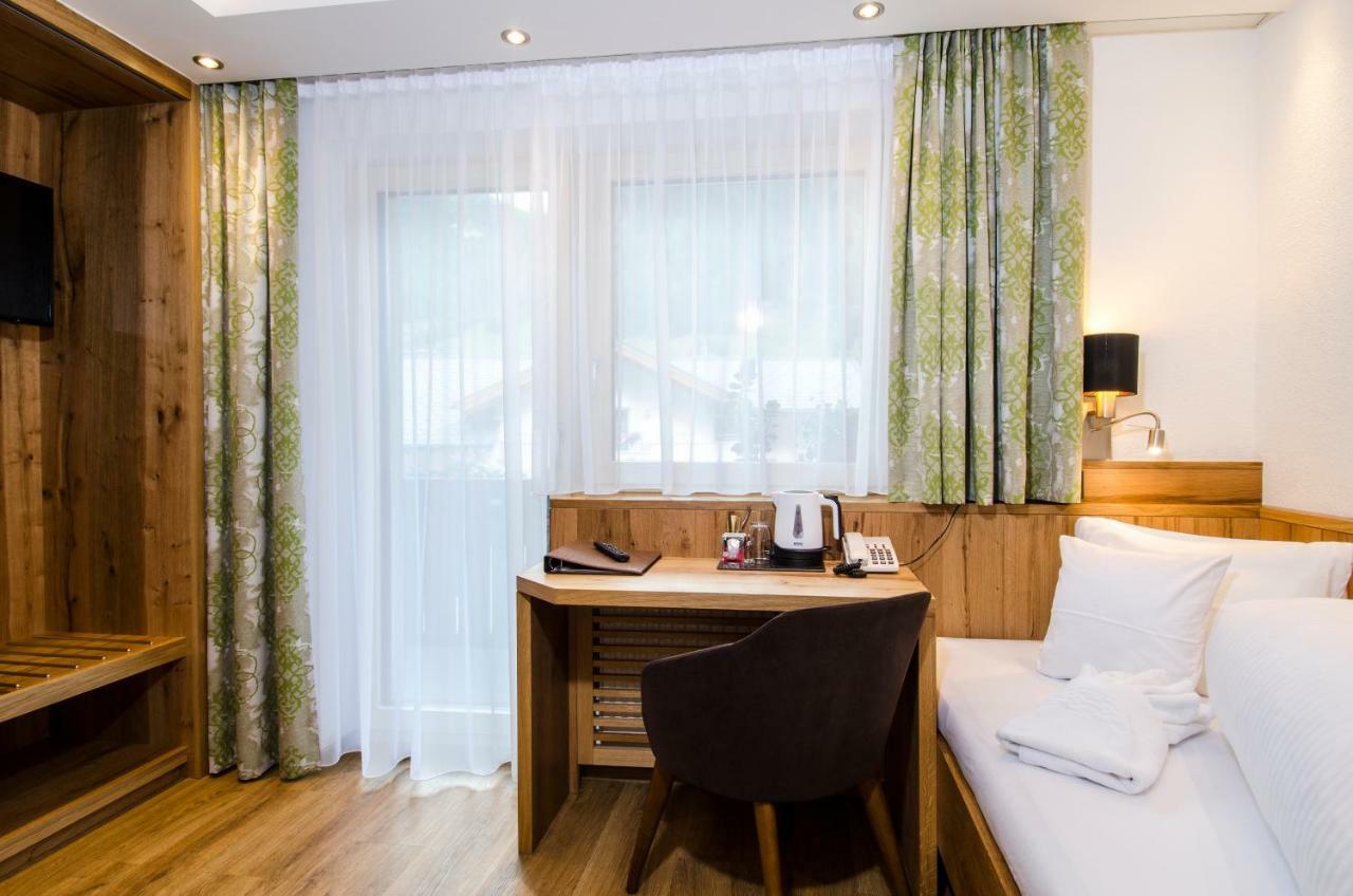 Hotel Garni Siegele - Inklusive Silvretta-Card Premium Ишгъл Екстериор снимка