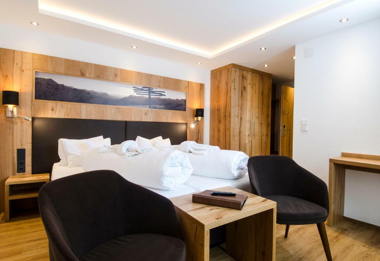 Hotel Garni Siegele - Inklusive Silvretta-Card Premium Ишгъл Екстериор снимка