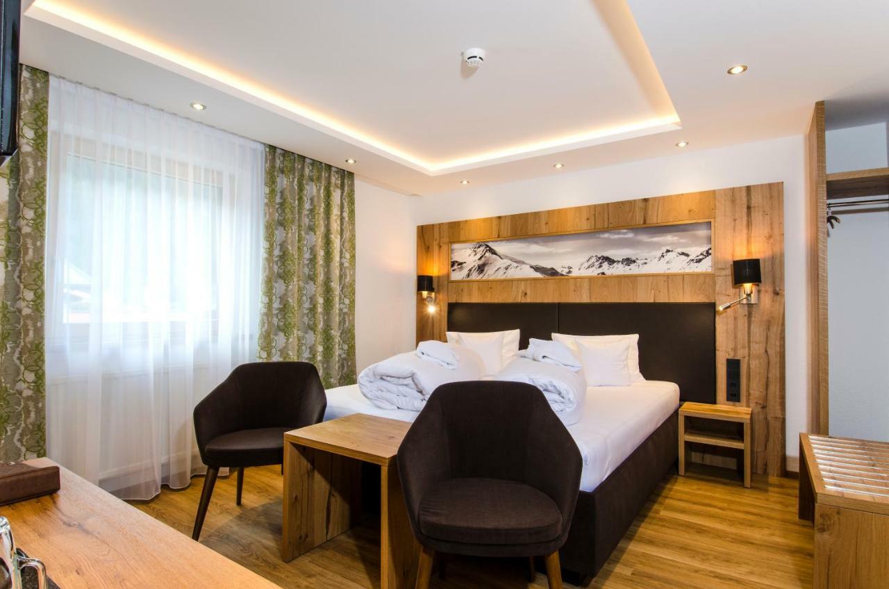 Hotel Garni Siegele - Inklusive Silvretta-Card Premium Ишгъл Екстериор снимка