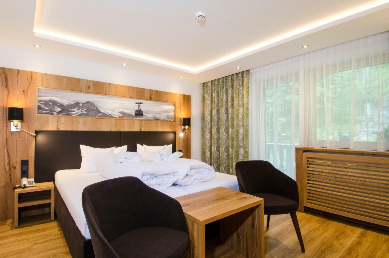 Hotel Garni Siegele - Inklusive Silvretta-Card Premium Ишгъл Екстериор снимка